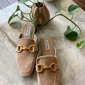 Steve Madden Beige Loafers with Gold Detail